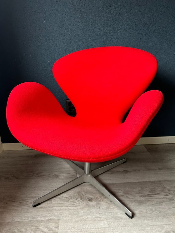 Image 1 of Fritz Hansen Swan Chair Rood