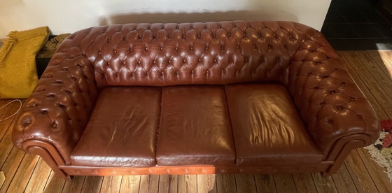 Prachtige vintage roestkleurige Chesterfield, 3-5 zitsbanken, Leer, Bruin (foto 2 van 9)