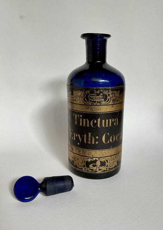Frasco de boticario antiguo de color azul cobalto “Tinctura Erythr: Coca” – Objetos decorativos, Glass, Paper (photo 5 of 9)