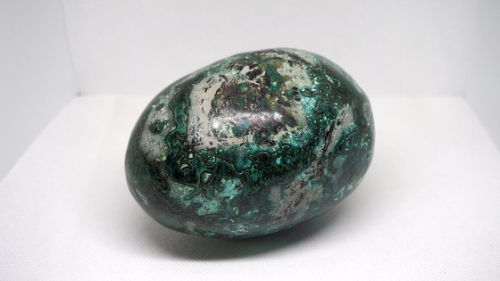 Image 1 of 11cm / 1kg raw AAA+ malachite carved egg