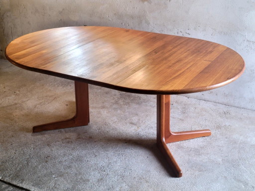 Mesa de comedor danesa extensible de teca maciza 1960