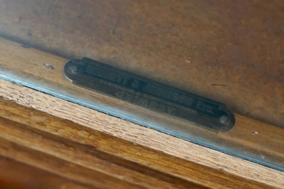 Image 1 of Antieke Britse haberdashery kast / winkeltoonbank in esdoorn en eikenhout, 1920/30s