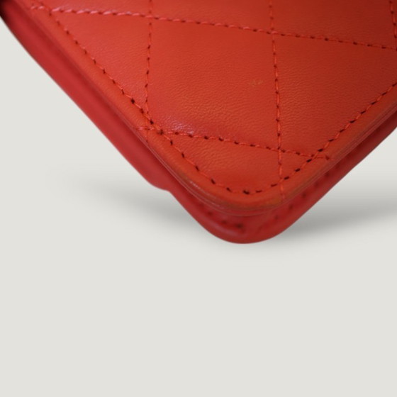 Image 1 of PORTEFEUILLE CHANEL À CHAÎNE TENDANCE