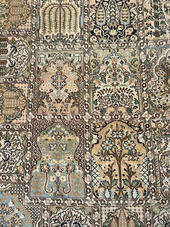 Image 1 of Tappeto Kashmir in seta tessuta a mano su cotone