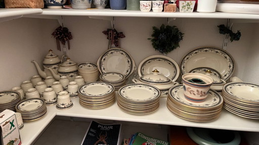 Minton Grasmere porcelain dinner service 104-piece