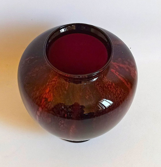 Image 1 of Jarrón de vidrio soplado rojo carmín años 50 Altura 26 cm