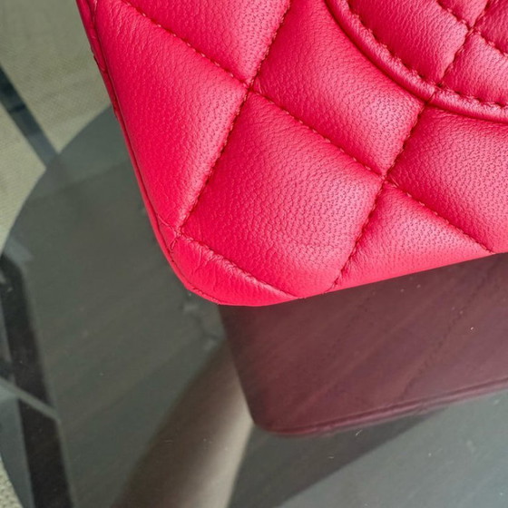Image 1 of Chanel Classic Flap Small - 23 cm gewatteerd lamsleer rood goudkleurige hardware Serie 25