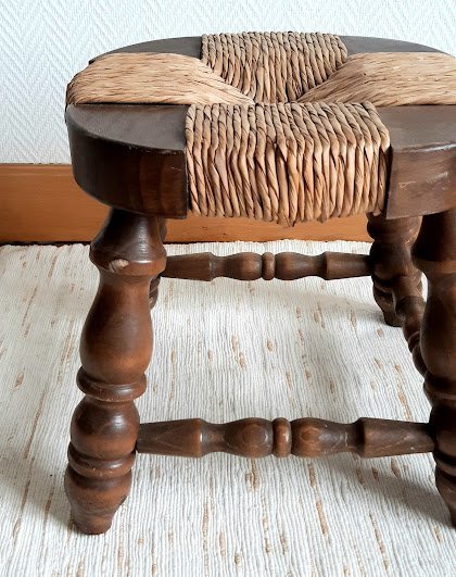 Image 1 of 2x Taburetes bajos de madera y paja estilo 1950 Dudouyt