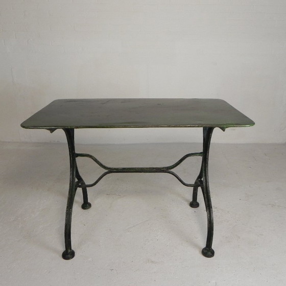 Image 1 of Table de bistro en acier, table de jardin à profil en T incurvé, années 1950