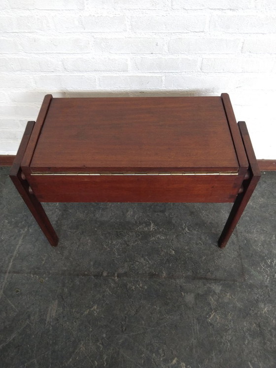 Image 1 of design naaibox/bijzettafeltje Scandinavisch teakhout