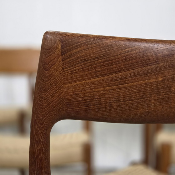 Image 1 of Volledig gerestaureerd 8x Niels Møller model 77 eetkamerstoel teak nieuw papercord