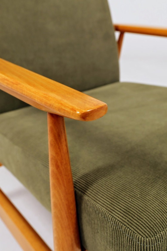 Image 1 of Fauteuil moderne du milieu du siècle en velours côtelé vert olive