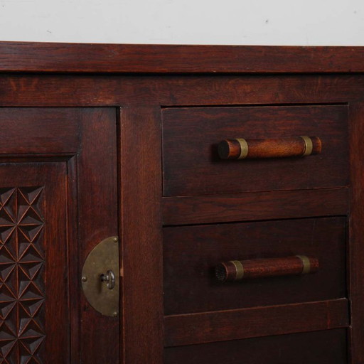 Credenza in rovere e ottone, lavorazione bretone degli anni '40