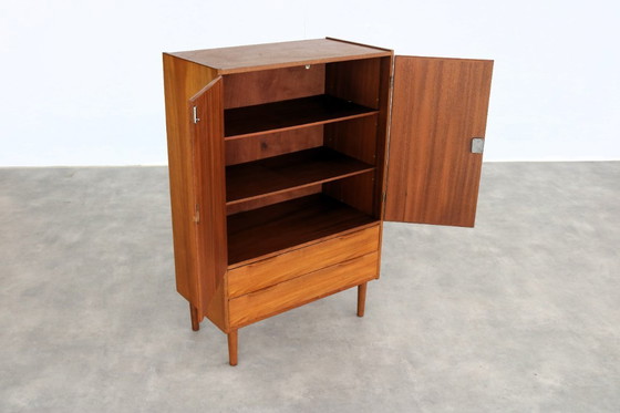 Image 1 of Vintage Deense kledingkast