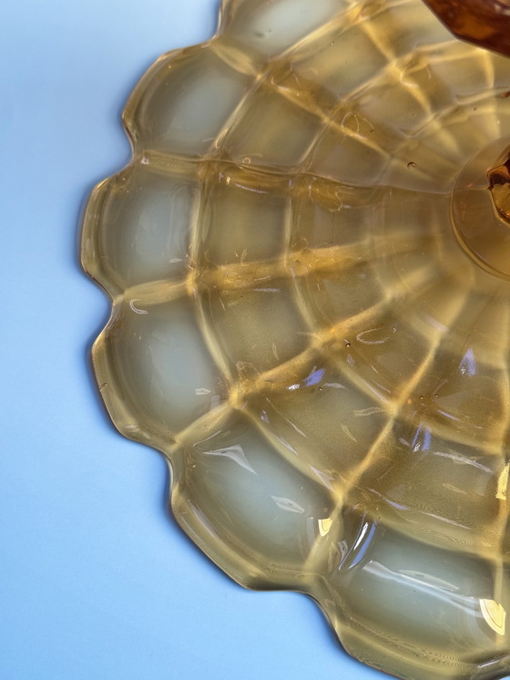 Image 1 of Porte-gâteau - Lady - Ankerglas Bernsdorf- Période Art Déco (années 1930)- Verre ambré