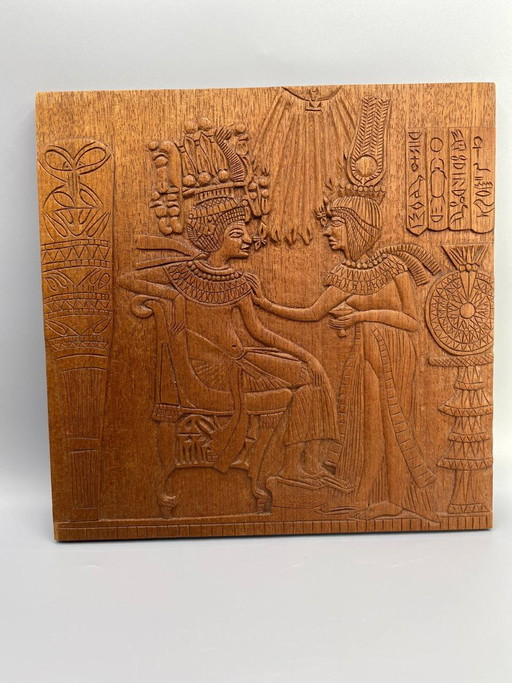 Carved wooden panel, Egyptian scene, pharaoh and queen, hieroglyphs – decoratieve objecten