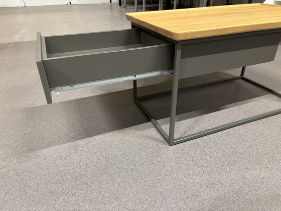 Image 1 of Mesa de centro Rolf Benz 934-2 de roble, color gris Umbra.