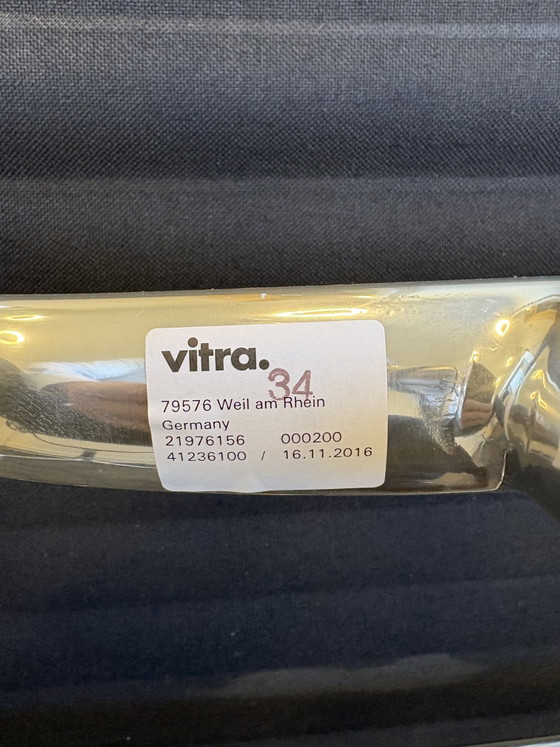 4 chaises de conférence Vitra AE108 en cuir noir – Chaises pivotantes, Leather (photo 8 of 8)