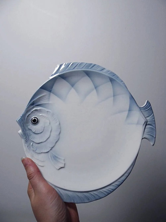 Vintage Czechoslovakian Faience Fish Service, 6 Plates and a Platter, Crockery, Ceramic, White (photo 8 of 14)