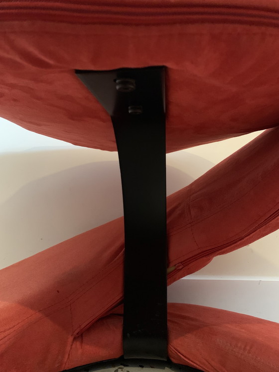 Image 1 of Sedia con nastro a spirale rosso