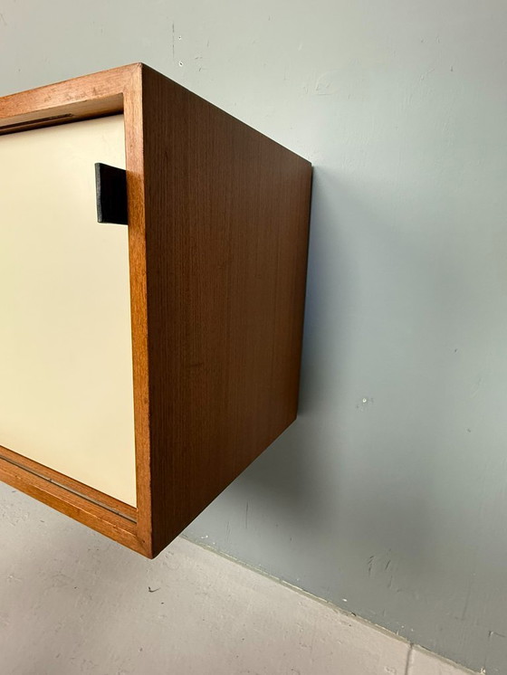 Image 1 of Florence Knoll für Knoll, Hängeschrank aus Walnussholz, Modell 123 W-1, 1947