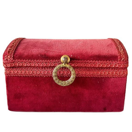 Image 1 of Boîte à bijoux ancienne bordeaux en velours rouge, boîte à bijoux française en velours rouge des années 1920