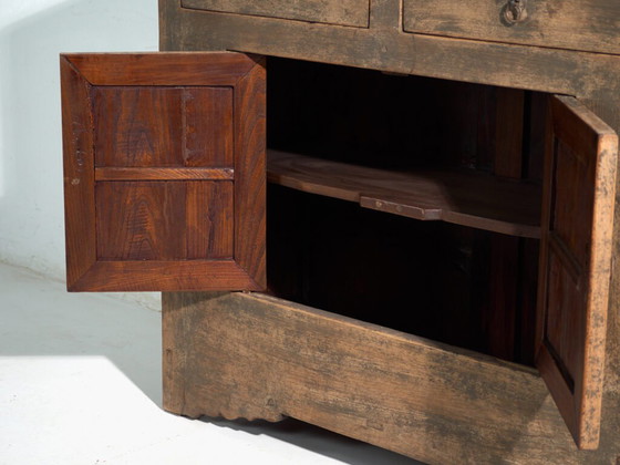 Credenza antica in abete con due cassetti e due ante – Cina, circa 1930 – Credenze con vetrina (photo 40 of 40)