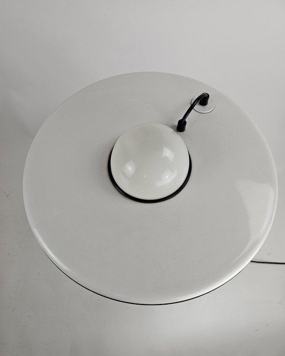 Image 1 of Zeer bijzondere space age tafellamp metaal en kunststof bol 