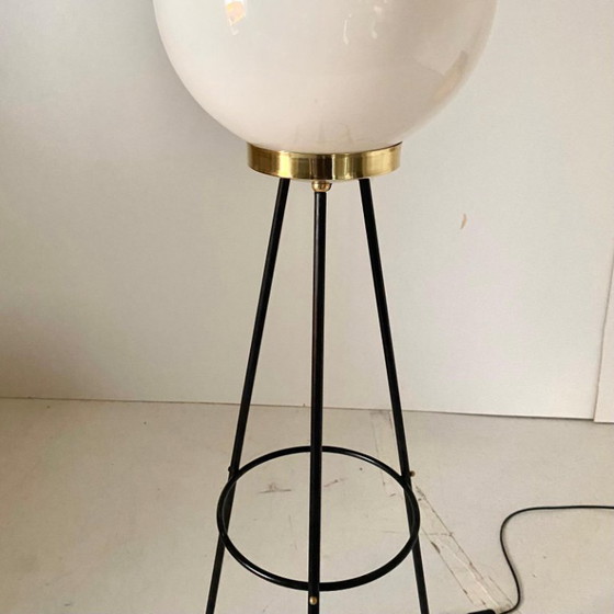 Image 1 of 1 lampada da terra vintage Stilnovo, vetro opalino e ferro, Italia anni '50
