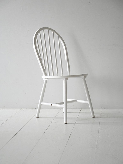 Moderne witte Scandinavische stoel