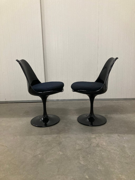 2 replica Saarinen Tulip chair black dining chair