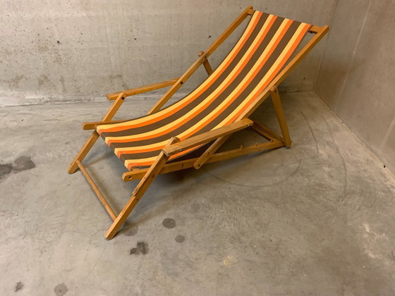 Image 1 of Chaise de plage vintage et joyeuse avec repose-pieds
