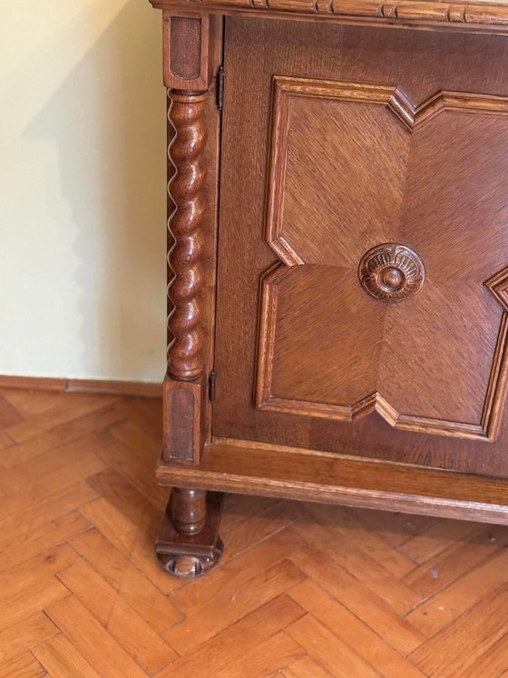 Spanish Style Oak Chest or Dresser, Early 20th Century – Chest of drawers (photo 3 of 5)