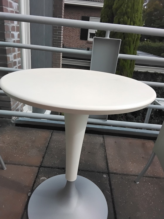 Image 1 of Table Philippe Starck, 2 chaises