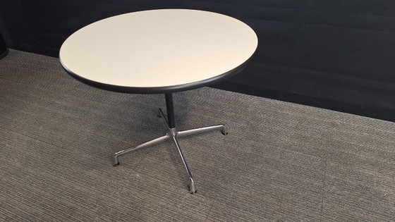Vitra Eames Segmented Table Besprechungstisch – Plastic, Wood (photo 3 of 12)
