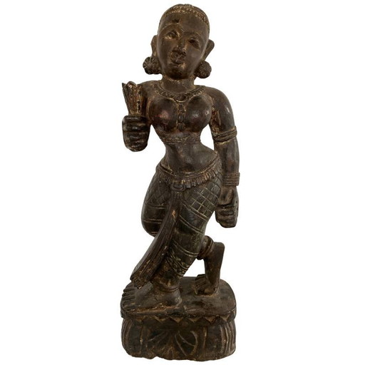 Antike indische polychrome Holztempelfigur – weibliche Begleiterin – Los 191