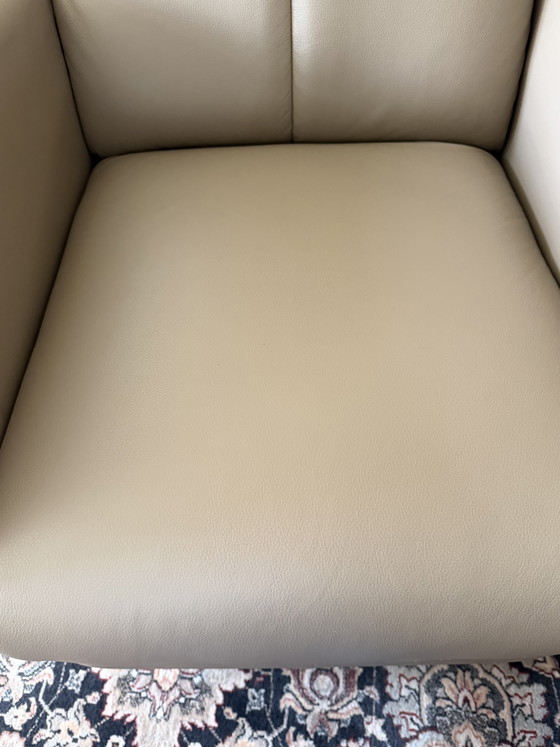 Image 1 of Zo goed als nieuwe Fitform 633 sta-op stoel (maatwerk, leer, accu, garantie)