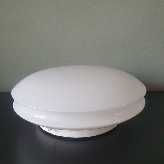 Image 1 of Lampada da soffitto vintage in vetro opalino UFO Raak Amsterdam