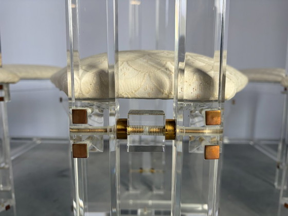 Sedie da pranzo in ottone e lucite, set di 10 - anni '70 – Plexiglass, Textile (photo 2 of 17)
