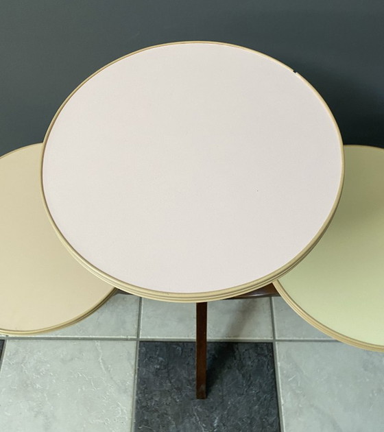 Image 1 of tavolo da fiori in colori pastello anni '60