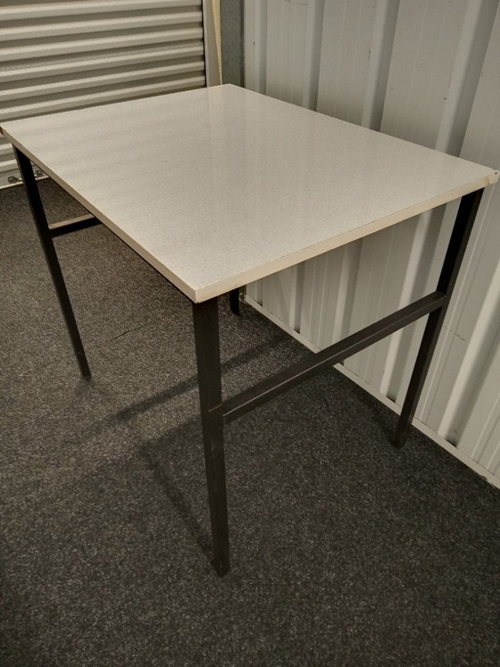 Image 1 of Tavolino vintage grigio in laminato stile metà secolo, dimensioni pratiche