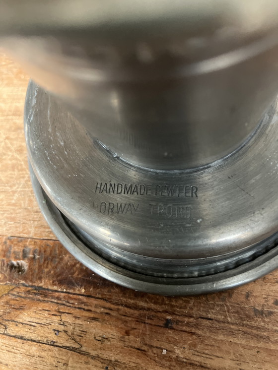 Image 1 of Noorse tinnen kandelaars