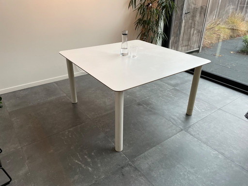 Pastoe Jan De Bouvrie dining table 135x135 white.