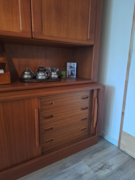 Image 1 of Armoire murale danoise Dyrland en état neuf