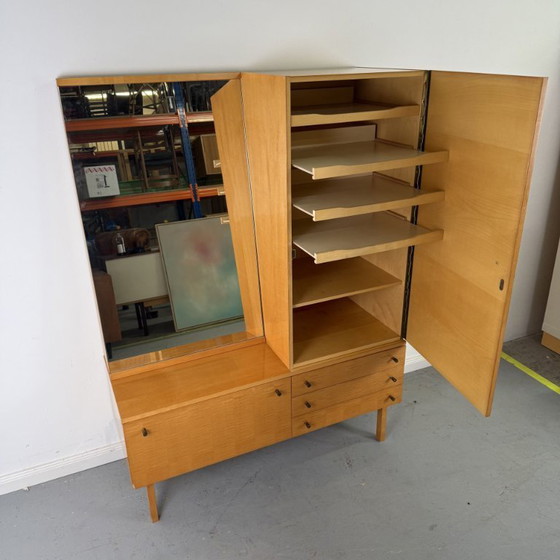 Image 1 of Armario con espejo Chic años 60