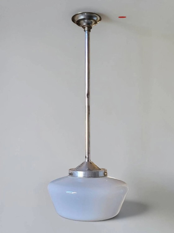 Lámpara colgante de cristal opalino de los años 50. – Lámparas colgantes, Chrome, Art Deco (photo 9 of 9)