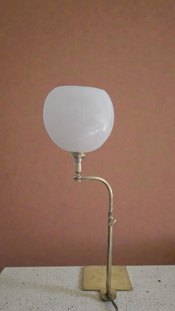 Image 1 of Lampe ancienne Laiton & Opaline - Travail moderniste années 40