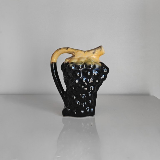 Image 1 of CERAMIC PITCH IN THE SHAPE OF A BUNCH OF GRAPE