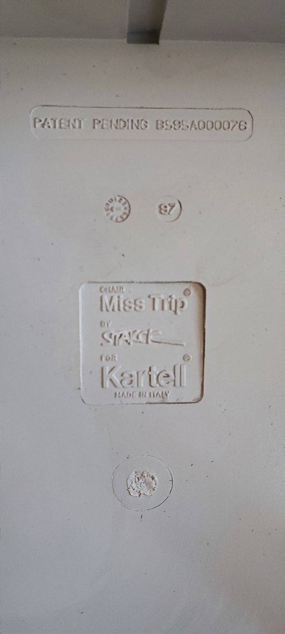 Image 1 of PHILIPPE STARCK – Kartell 4874 “Miss Trip” – Cereza / Verde salvia.