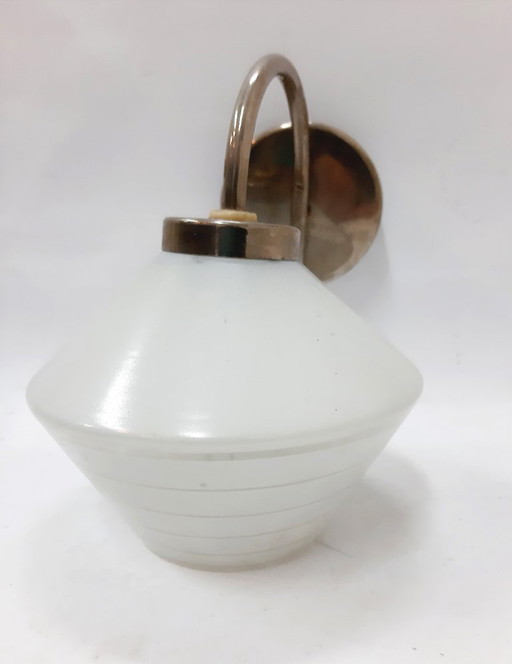 Vintage-Wandleuchte mit Glasschirm